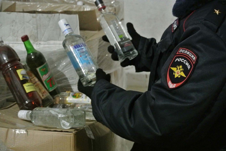 Полиция предупреждает граждан об опасности потребления контрафактной алкогольной продукции