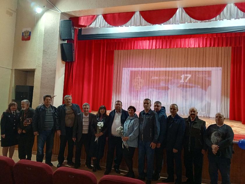 17.04.2025 в Межпоселенческом центре доме культуры, молодежной политики и спорта состоялось торжественное мероприятие, посвященное Дню ветерана органов внутренних дел Российской Федерации 17.04.2025 в Межпоселенческом центре доме культуры, молодежной политики и спорта состоялось торжественное мероприятие, посвященное Дню ветерана органов внутренних дел Российской Федерации
