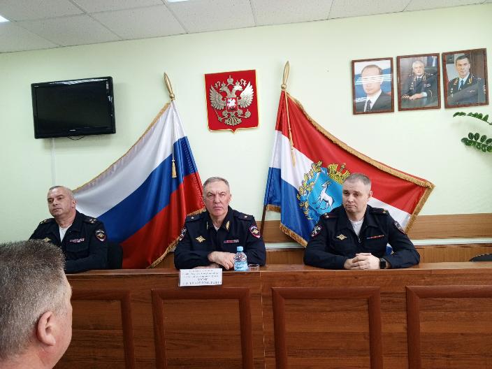 Заместитель начальника ГУ МВД России по Самарской области генерал – майор внутренней службы Сергей Александрович Басак представил нового временно исполняющего обязанности руководителя МО МВД России «Клявлинский». Заместитель начальника ГУ МВД России по Самарской области генерал – майор внутренней службы Сергей Александрович Басак представил нового временно исполняющего обязанности руководителя МО МВД России «Клявлинский».