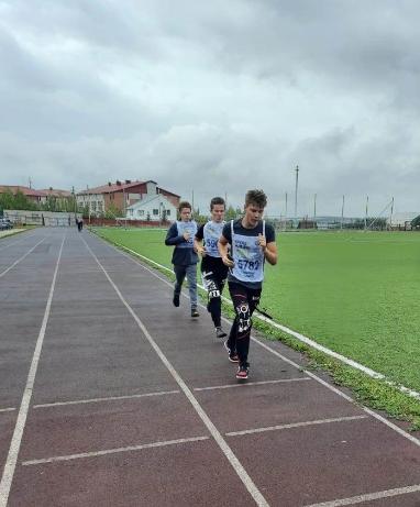 НА СПОРТИВНОЙ ВОЛНЕ